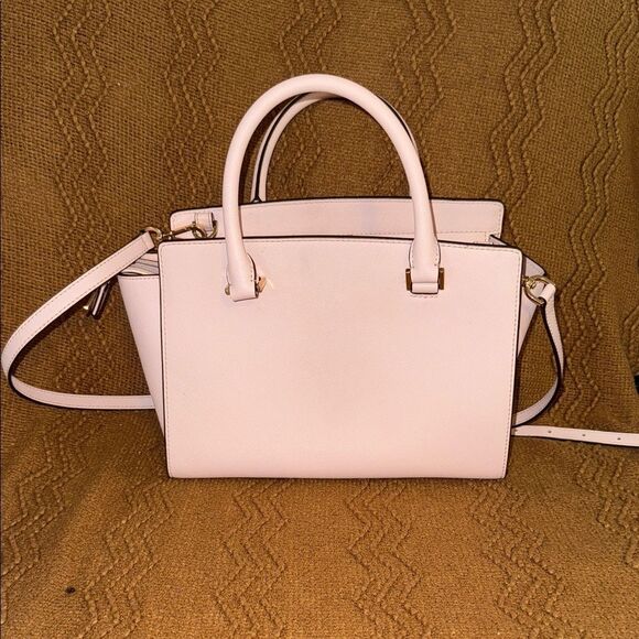 Michael Kors Blush Handbag with Sunglasses Set - Picture 9 of 13